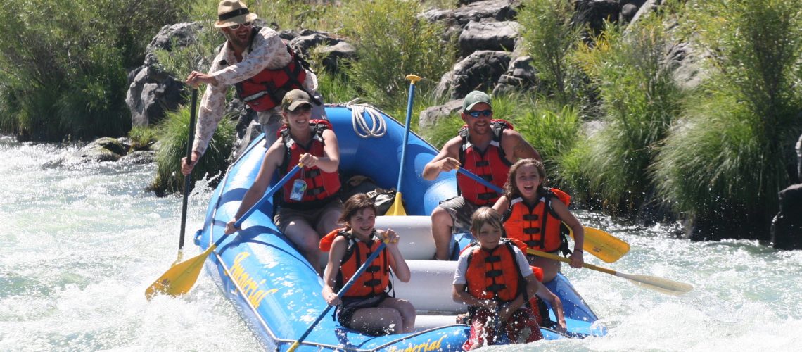 Family Rafting on the Deschutes